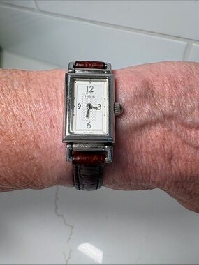 Coach Women’s Watch Tank Style 0820; stainless steel, crystal bezel.